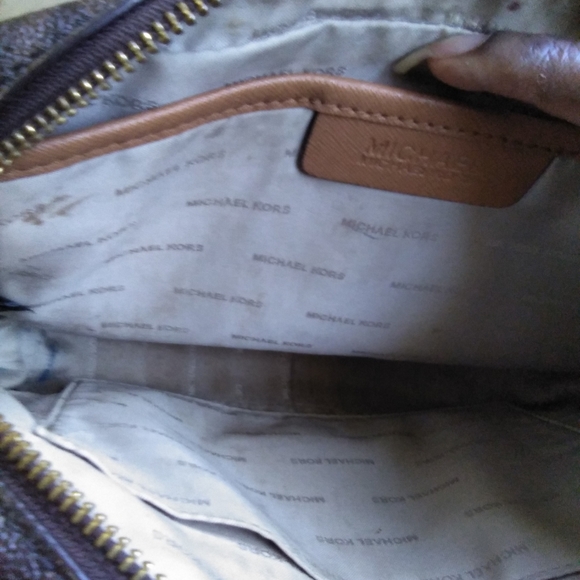 Michael kors crossbody purse - Picture 9 of 13